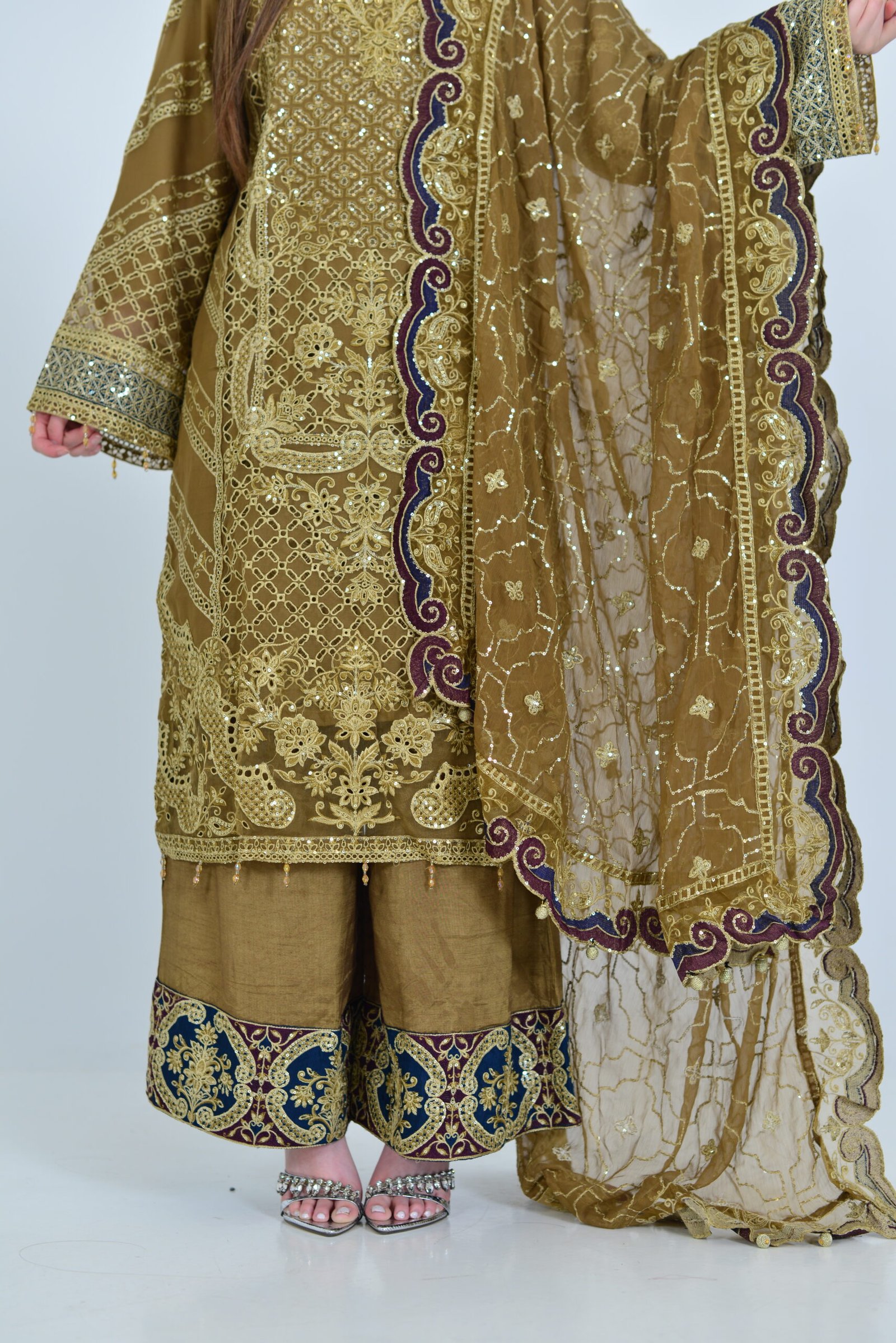 Golden Empress - Image 4